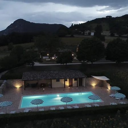 Le Querce Farm stay Serra San Quirico